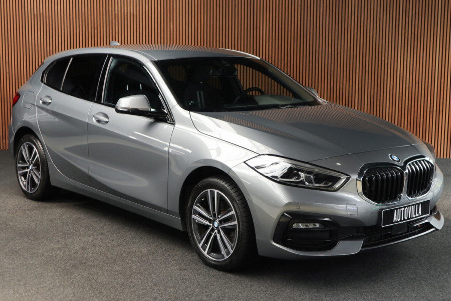 BMW 1-serie 118i Sport-line Aut. Leer Navi ACC Camera PDC Climate Zwarte hemelbekleding LM velgen BTW auto