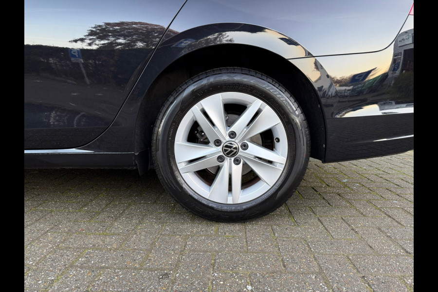 Volkswagen Golf Variant 1.5 eTSI Life Business - Automaat - Navi - Alcantara - Virt.Cockpit - Climate