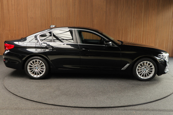 BMW 5 Serie 530i Head-up Memory seats Navi Leer Camera Climate (3-zone) Stoelverwarming voor & achter Sportstoelen Virtual PDC LM velgen BTW auto