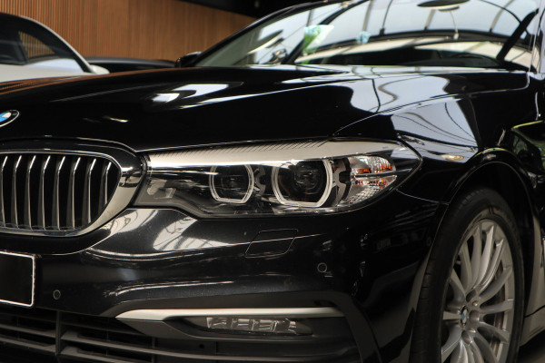 BMW 5 Serie 530i Head-up Memory seats Navi Leer Camera Climate (3-zone) Stoelverwarming voor & achter Sportstoelen Virtual PDC LM velgen BTW auto