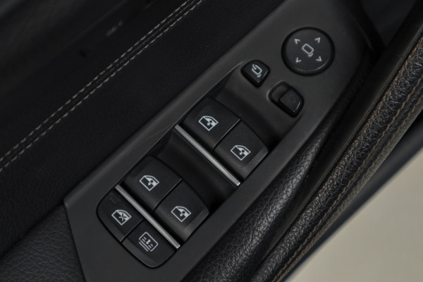 BMW 5 Serie 530i Head-up Memory seats Navi Leer Camera Climate (3-zone) Stoelverwarming voor & achter Sportstoelen Virtual PDC LM velgen BTW auto