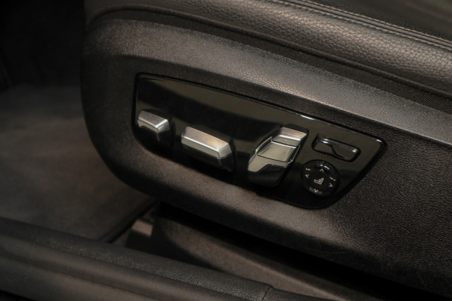 BMW 5 Serie 530i Head-up Memory seats Navi Leer Camera Climate (3-zone) Stoelverwarming voor & achter Sportstoelen Virtual PDC LM velgen BTW auto