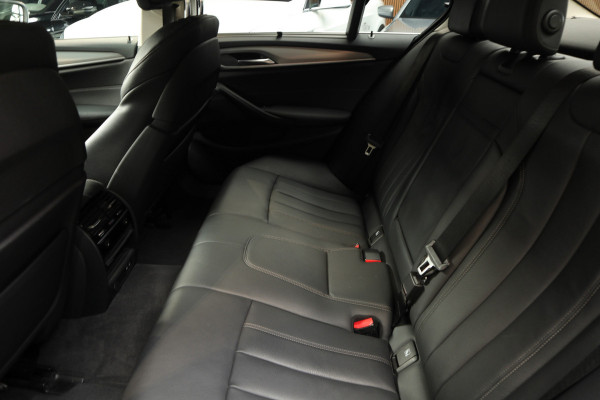 BMW 5 Serie 530i Head-up Memory seats Navi Leer Camera Climate (3-zone) Stoelverwarming voor & achter Sportstoelen Virtual PDC LM velgen BTW auto