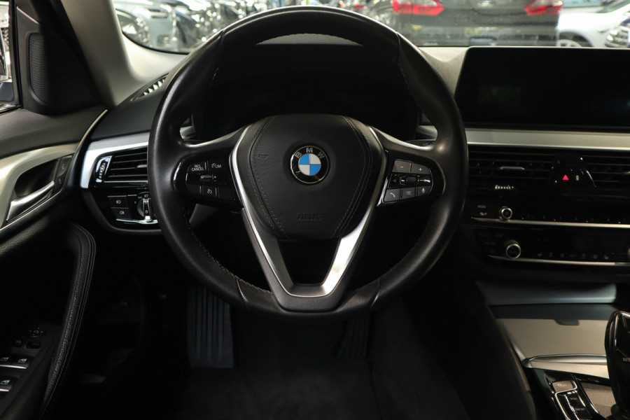 BMW 5 Serie 530i Head-up Memory seats Navi Leer Camera Climate (3-zone) Stoelverwarming voor & achter Sportstoelen Virtual PDC LM velgen BTW auto
