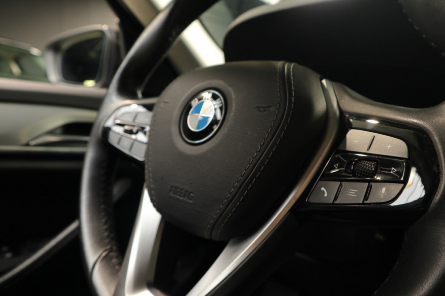 BMW 5 Serie 530i Head-up Memory seats Navi Leer Camera Climate (3-zone) Stoelverwarming voor & achter Sportstoelen Virtual PDC LM velgen BTW auto