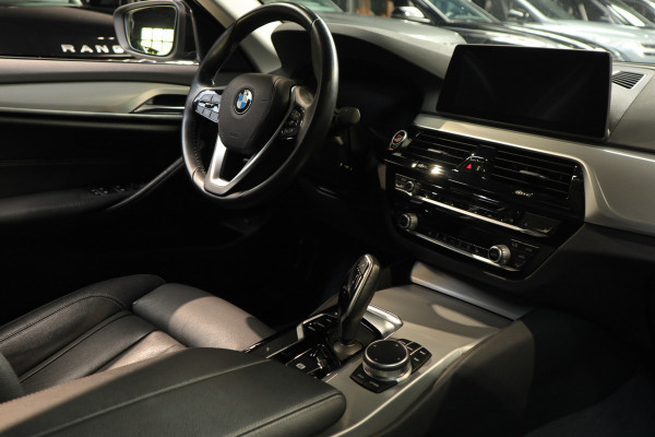 BMW 5 Serie 530i Head-up Memory seats Navi Leer Camera Climate (3-zone) Stoelverwarming voor & achter Sportstoelen Virtual PDC LM velgen BTW auto