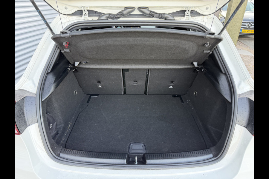 Mercedes-Benz A-Klasse 180 Business Solution AMG