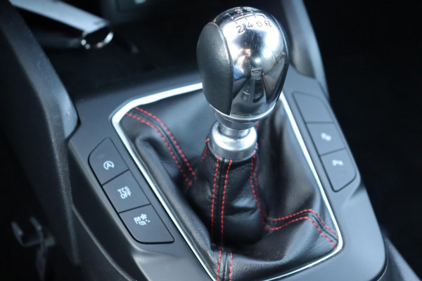 Ford Focus 1.0 EcoBoost Hybrid ST Line Business org.NL B&O afn.trekhaak camera stuur/stoel/raamverw.