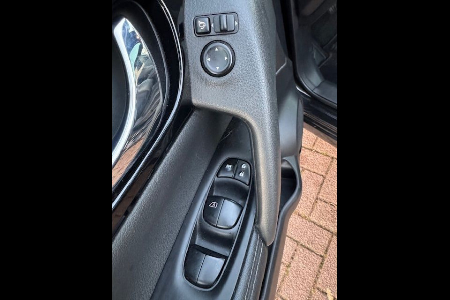 Nissan QASHQAI 1.6 Turbo 164pk N-Vision Airco/ECC,Navigatie,Camera,Panoramadak,Leder/Alcantara Interieur