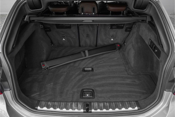 BMW 3 Serie Touring 318i 157PK M-Pakket Leder LED Trekhaak