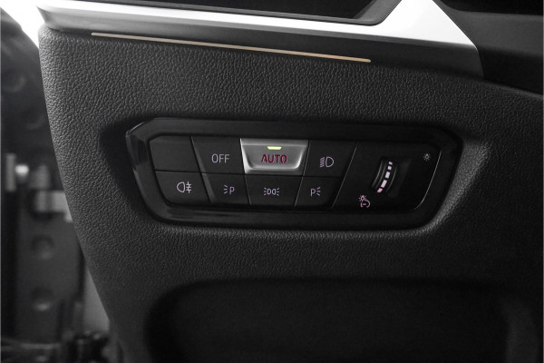 BMW 3 Serie Touring 318i 157PK M-Pakket Leder LED Trekhaak