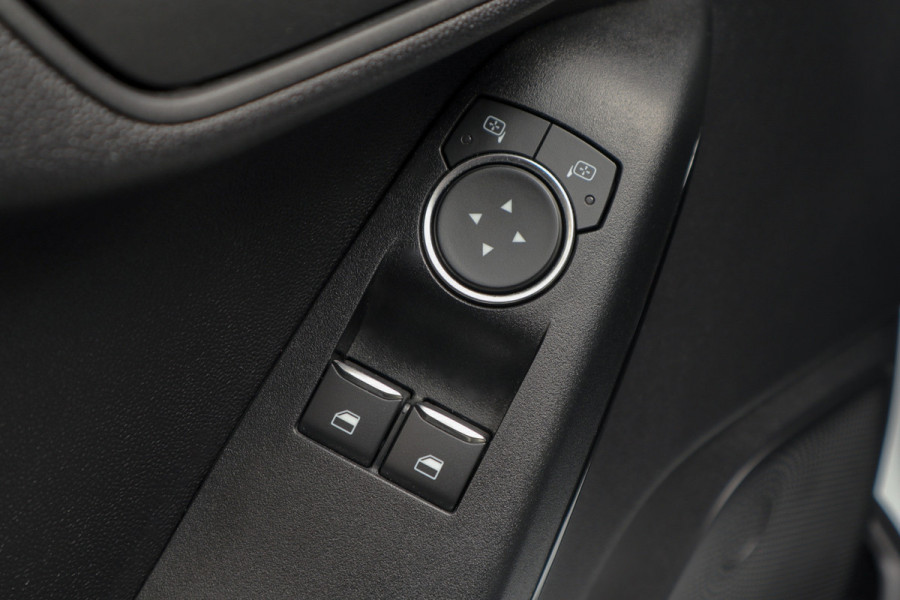 Ford Fiesta 1.1 Ti-VCT Navi Climate Stuurverwarming Stoelverwarming PDC LM velgen BTW auto