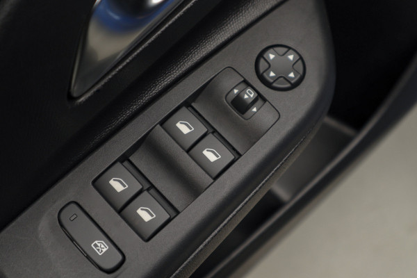 Opel Corsa 1.2 Aut. Leer Navi 7 inch PDC Camera ACC Stuurverwarming LM velgen Climate  Carplay Stoelverwarming BTW auto