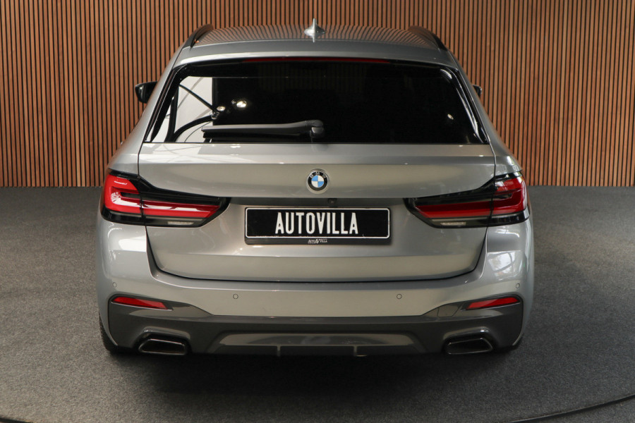 BMW 5 Serie Touring 520i High Exe M-pakket Head-up Navi Elektr. achterklep Camera Carplay Virtual Elektr. uitklapbare trekhaak Matrix ACC Stoelverwarming DAB Climate (3-zone) PDC Memory LM velgen BTW auto