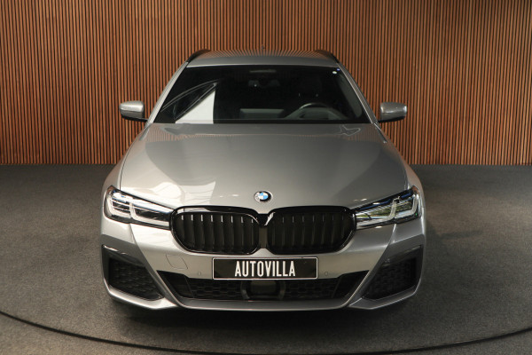 BMW 5 Serie Touring 520i High Exe M-pakket Head-up Navi Elektr. achterklep Camera Carplay Virtual Elektr. uitklapbare trekhaak Matrix ACC Stoelverwarming DAB Climate (3-zone) PDC Memory LM velgen BTW auto