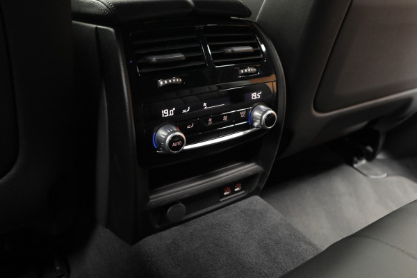 BMW 5 Serie Touring 520i High Exe M-pakket Head-up Navi Elektr. achterklep Camera Carplay Virtual Elektr. uitklapbare trekhaak Matrix ACC Stoelverwarming DAB Climate (3-zone) PDC Memory LM velgen BTW auto