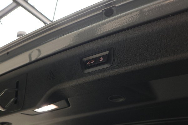 BMW 5 Serie Touring 520i High Exe M-pakket Head-up Navi Elektr. achterklep Camera Carplay Virtual Elektr. uitklapbare trekhaak Matrix ACC Stoelverwarming DAB Climate (3-zone) PDC Memory LM velgen BTW auto