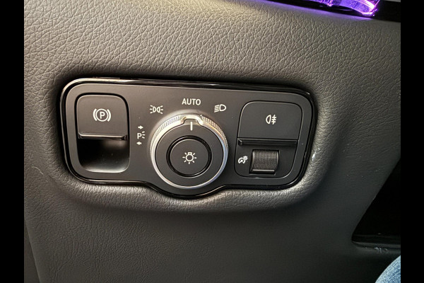 Mercedes-Benz Eqv 300 L2 - 8-pers AMG Facelift - Inter. & Exterieur pakket - 360 - Elec. deuren - Vol Opties - Incl. Garantie