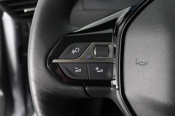 Peugeot e-208 EV ALLURE PACK 50 KWh ACCU= 93% +SNELLADEN GARANTIE TOT 2031** 3 FASE LADEN . Als nieuw!