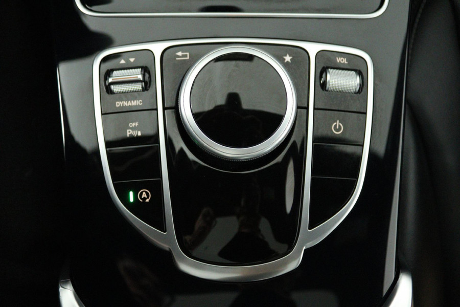 Mercedes-Benz C-Klasse 180 Business Solution (PANORAMADAK, TREKHAAK, CAMERA, ELEKTR STOELEN, LEER, NAVIGATIE, SENSOREN)