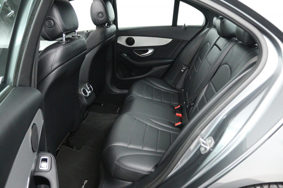 Mercedes-Benz C-Klasse 180 Business Solution (PANORAMADAK, TREKHAAK, CAMERA, ELEKTR STOELEN, LEER, NAVIGATIE, SENSOREN)