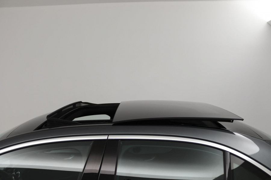 Mercedes-Benz C-Klasse 180 Business Solution (PANORAMADAK, TREKHAAK, CAMERA, ELEKTR STOELEN, LEER, NAVIGATIE, SENSOREN)