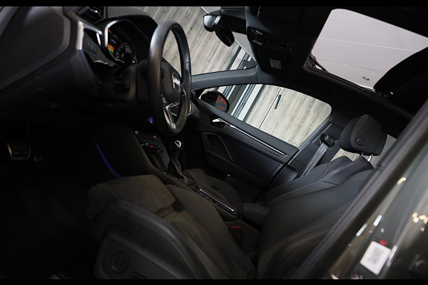 Audi Q3 45 TFSI e S Line Edition Competition / AUT / Acc / Lane Assist / Dode Hoek / Elek Stoel / Pano / Sfeer / Matrix / 21 Inch