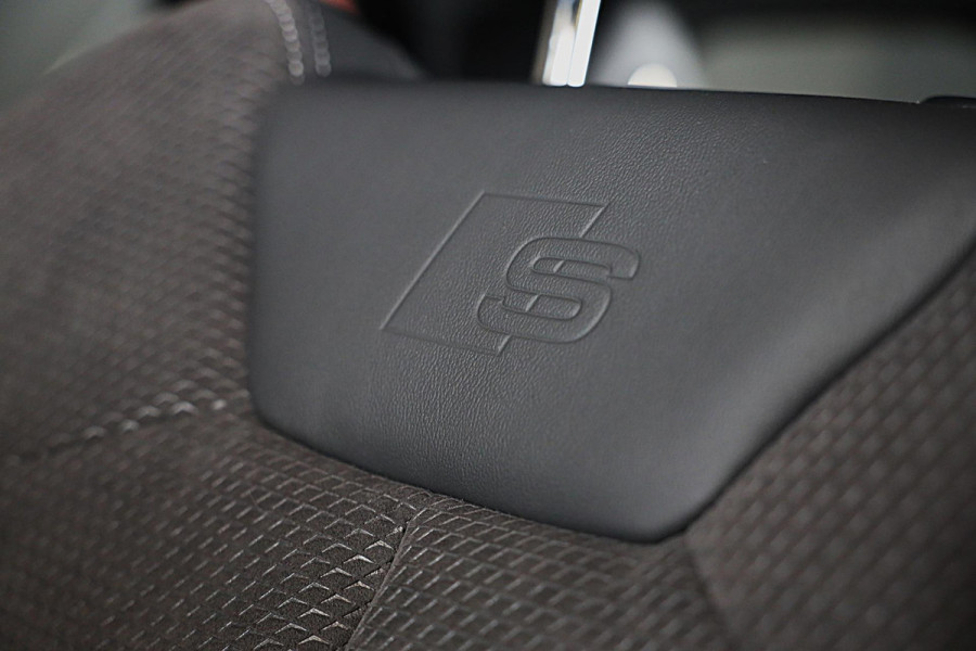 Audi Q3 45 TFSI e S Line Edition Competition / AUT / Acc / Lane Assist / Dode Hoek / Elek Stoel / Pano / Sfeer / Matrix / 21 Inch