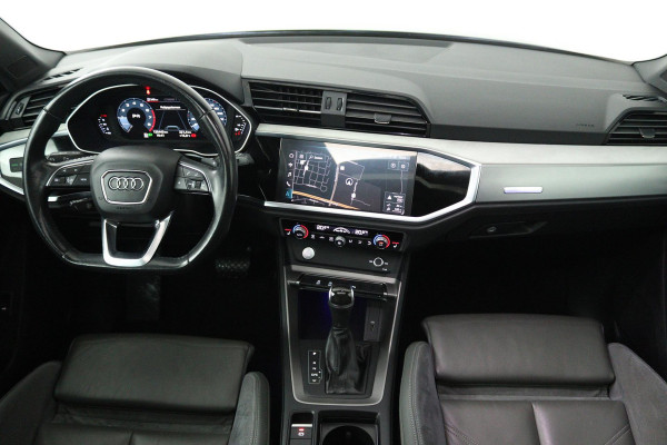 Audi Q3 35 TFSI S-Line (PANORAMADAK, ELEKT. WEGKLAPBARE TREKHAAK, CARPLAY, ELEKT. STOELEN, VIRTUAL, PDC, GOED ONDERHOUDEN, LED)