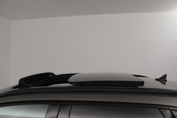 Audi Q3 35 TFSI S-Line (PANORAMADAK, ELEKT. WEGKLAPBARE TREKHAAK, CARPLAY, ELEKT. STOELEN, VIRTUAL, PDC, GOED ONDERHOUDEN, LED)