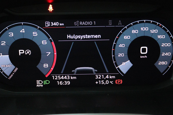 Audi Q3 35 TFSI S-Line (PANORAMADAK, ELEKT. WEGKLAPBARE TREKHAAK, CARPLAY, ELEKT. STOELEN, VIRTUAL, PDC, GOED ONDERHOUDEN, LED)