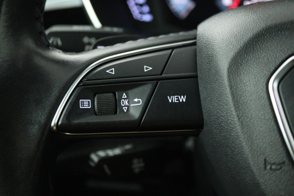 Audi Q3 35 TFSI S-Line (PANORAMADAK, ELEKT. WEGKLAPBARE TREKHAAK, CARPLAY, ELEKT. STOELEN, VIRTUAL, PDC, GOED ONDERHOUDEN, LED)
