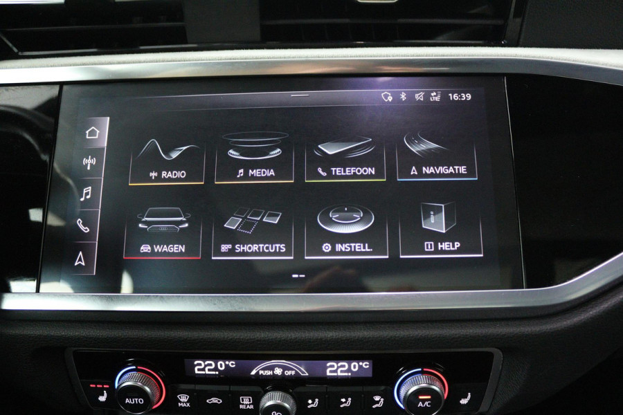 Audi Q3 35 TFSI S-Line (PANORAMADAK, ELEKT. WEGKLAPBARE TREKHAAK, CARPLAY, ELEKT. STOELEN, VIRTUAL, PDC, GOED ONDERHOUDEN, LED)