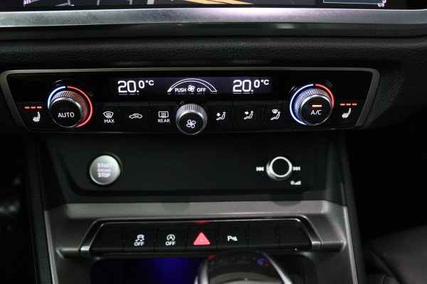 Audi Q3 35 TFSI S-Line (PANORAMADAK, ELEKT. WEGKLAPBARE TREKHAAK, CARPLAY, ELEKT. STOELEN, VIRTUAL, PDC, GOED ONDERHOUDEN, LED)