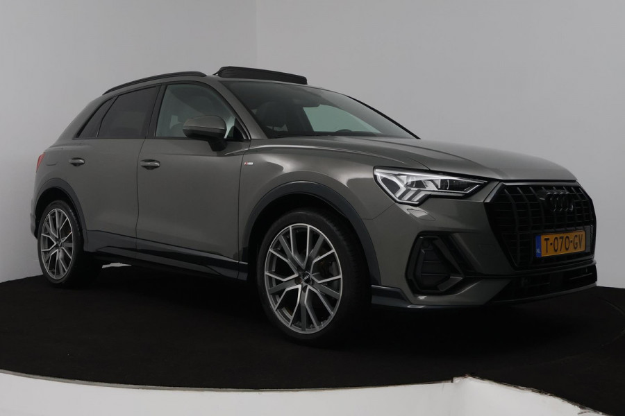 Audi Q3 35 TFSI S-Line (PANORAMADAK, ELEKT. WEGKLAPBARE TREKHAAK, CARPLAY, ELEKT. STOELEN, VIRTUAL, PDC, GOED ONDERHOUDEN, LED)