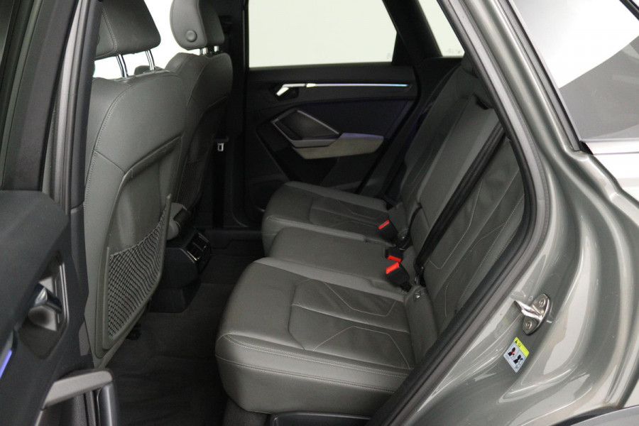 Audi Q3 35 TFSI S-Line (PANORAMADAK, ELEKT. WEGKLAPBARE TREKHAAK, CARPLAY, ELEKT. STOELEN, VIRTUAL, PDC, GOED ONDERHOUDEN, LED)