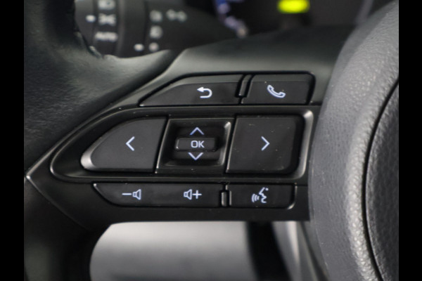 Toyota Yaris 1.5 Hybrid Active + Coral Red Pack | 1e eigenaar | Apple Carplay & AndroidAUTO | Camera |