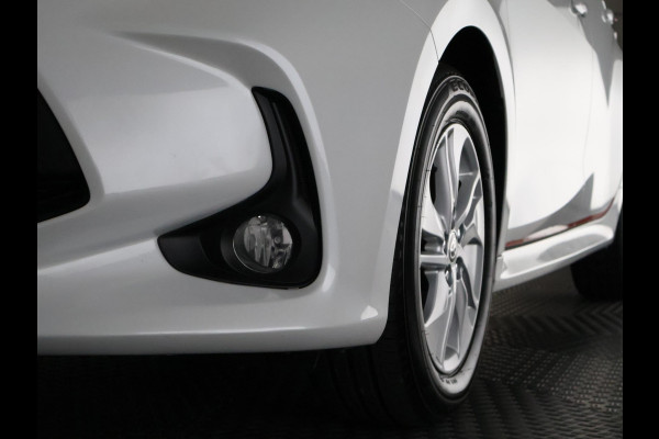 Toyota Yaris 1.5 Hybrid Active + Coral Red Pack | 1e eigenaar | Apple Carplay & AndroidAUTO | Camera |