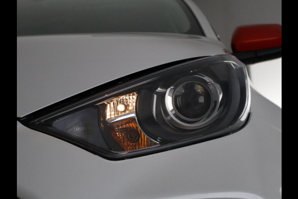 Toyota Yaris 1.5 Hybrid Active + Coral Red Pack | 1e eigenaar | Apple Carplay & AndroidAUTO | Camera |