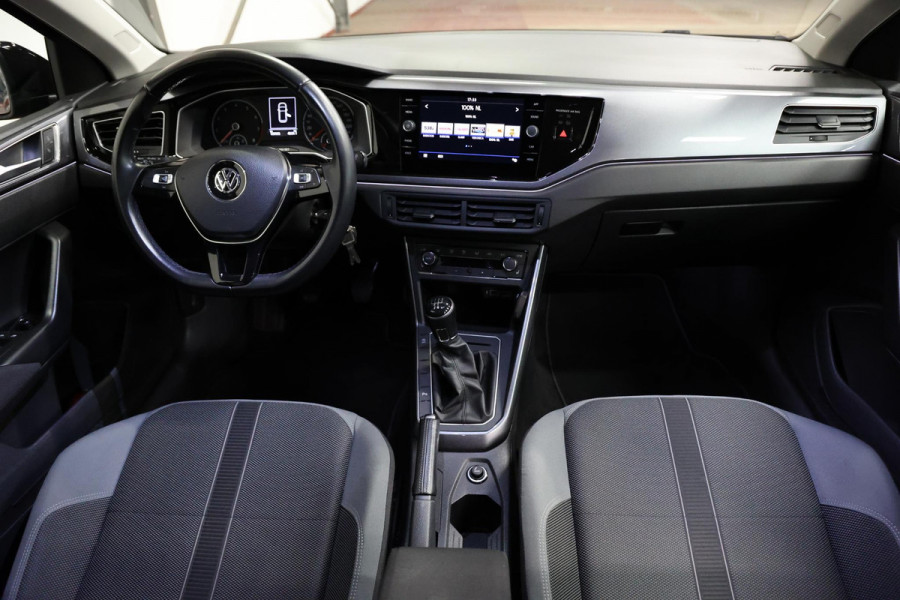 Volkswagen Polo 1.0 TSI PDC APPLE CARPLAY CLIMATE CONTROL