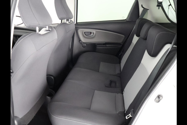 Toyota Yaris 1.5 HYBRID BI-TONE GARANTIE 4-2030! CAMERA. DEALERAUTO ! PDC . GARANTIE TOT 04-2030