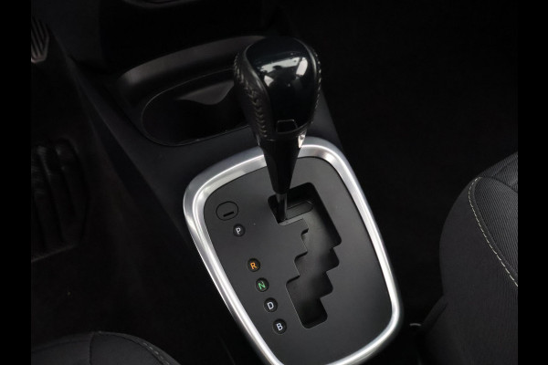 Toyota Yaris 1.5 HYBRID BI-TONE GARANTIE 4-2030! CAMERA. DEALERAUTO ! PDC . GARANTIE TOT 04-2030