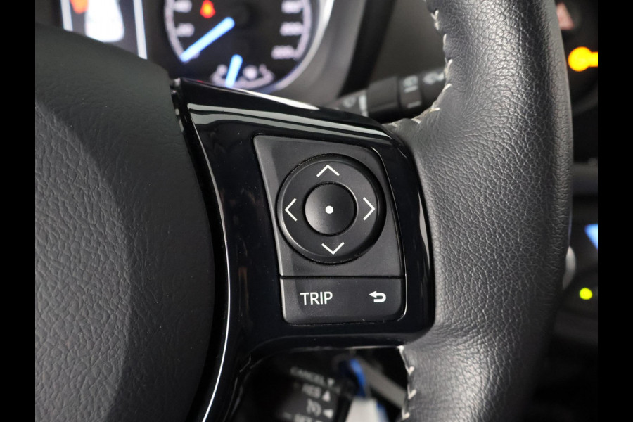 Toyota Yaris 1.5 HYBRID BI-TONE GARANTIE 4-2030! CAMERA. DEALERAUTO ! PDC . GARANTIE TOT 04-2030