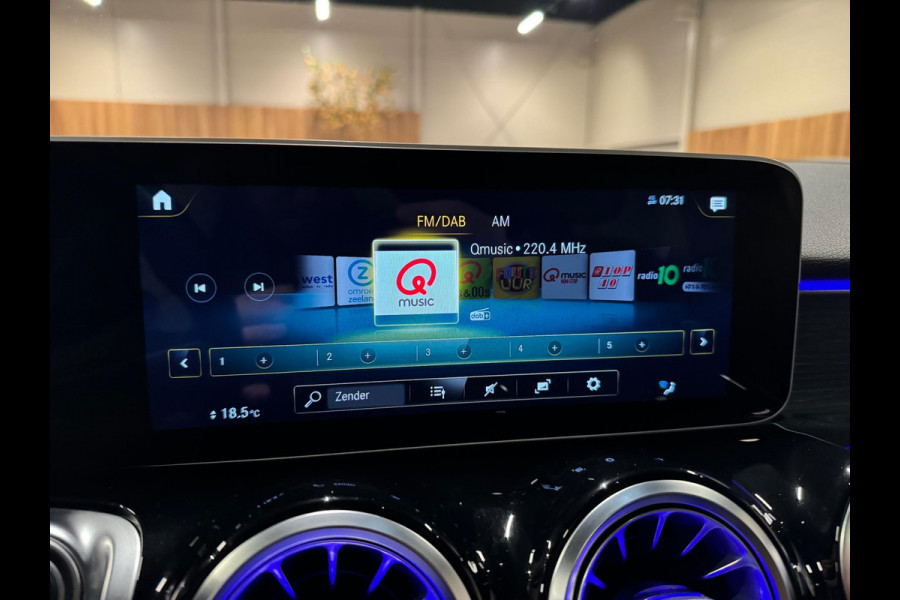 Mercedes-Benz Glb 200 Premium Plus, Pano, Widescreen, Ambiënte Light, 360 Cam, Voll Led, Cruise, Multistuur, Voll Onderhoud