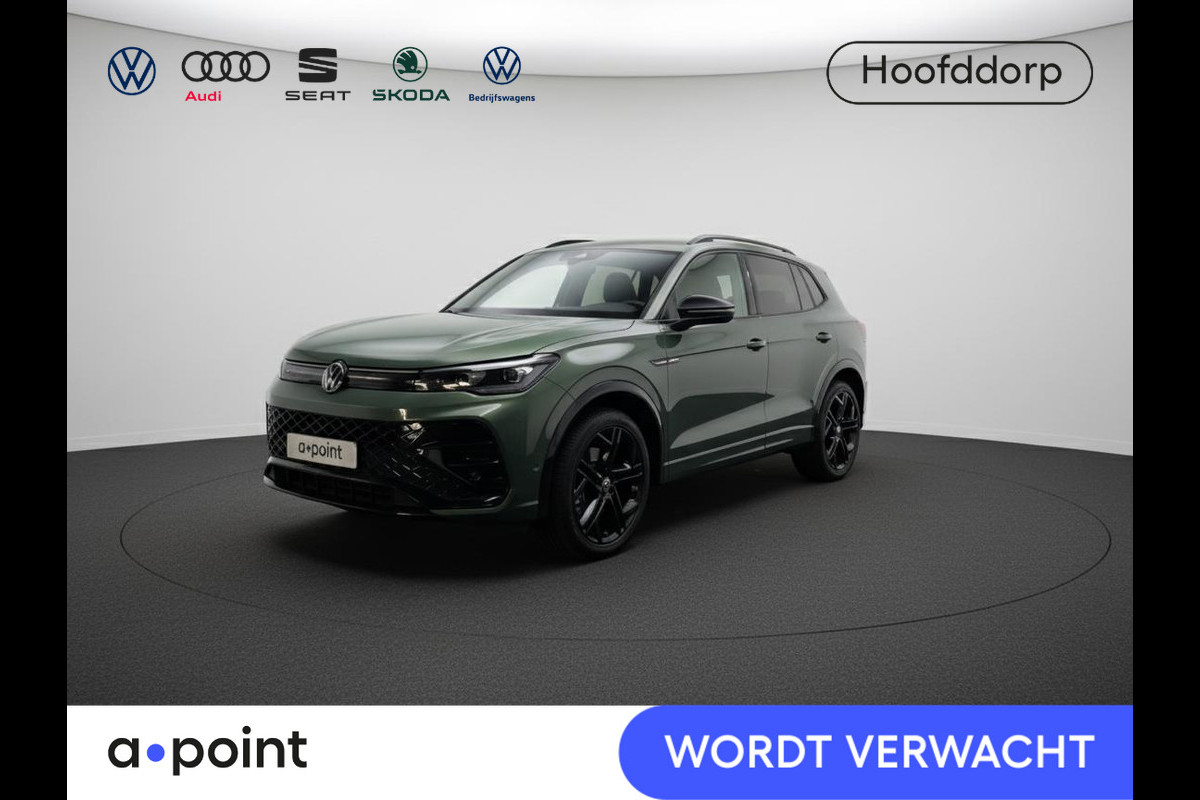 Volkswagen Tiguan 1.5 eHybrid R-Line Edition 204 pk Automaat (DSG) | Verlengde garantie | Navigatie | Parkeersensoren (Park assist) | Rondomzicht camera | Stoelverwarming v/a | Black Style pakket | R-Line |