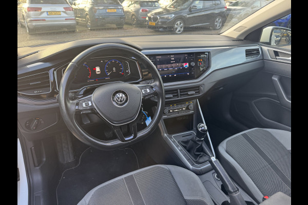 Volkswagen Polo 1.0 TSI Highline / Panoramadak / Virtual Cockpit / CarPlay / 17'' / LED Koplampen / Climate Control / ACC