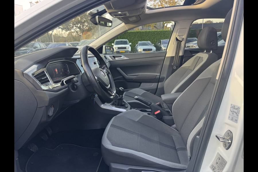 Volkswagen Polo 1.0 TSI Highline / Panoramadak / Virtual Cockpit / CarPlay / 17'' / LED Koplampen / Climate Control / ACC