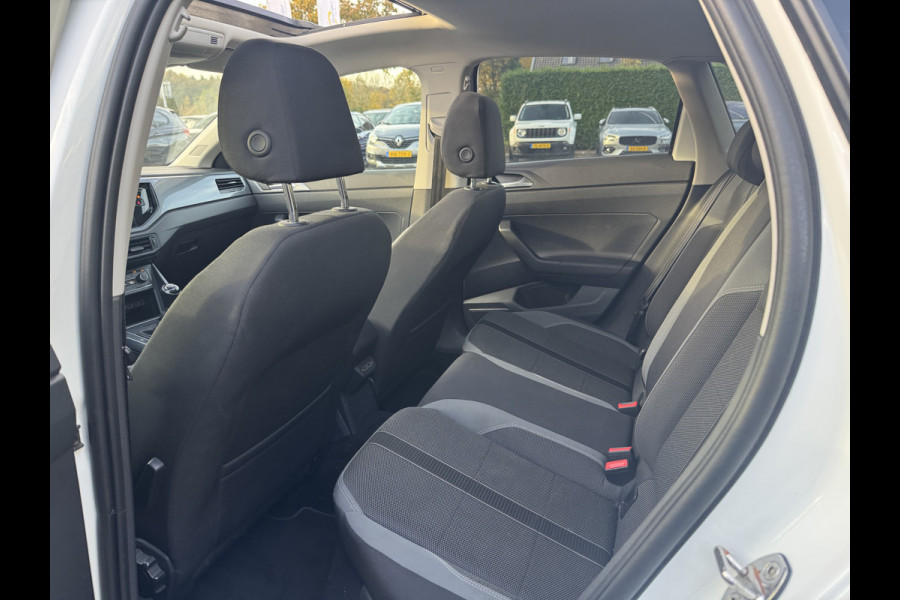 Volkswagen Polo 1.0 TSI Highline / Panoramadak / Virtual Cockpit / CarPlay / 17'' / LED Koplampen / Climate Control / ACC