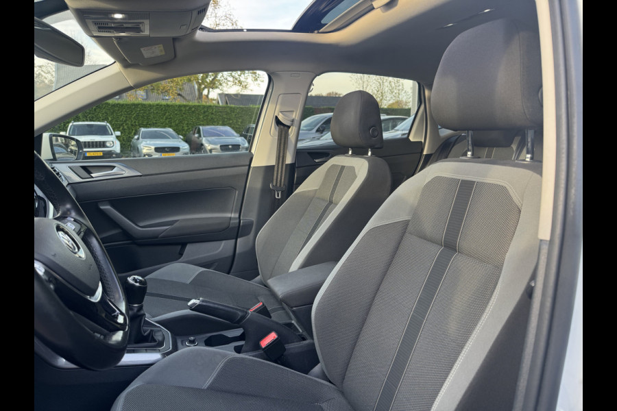 Volkswagen Polo 1.0 TSI Highline / Panoramadak / Virtual Cockpit / CarPlay / 17'' / LED Koplampen / Climate Control / ACC