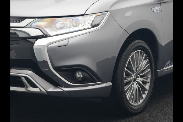 Mitsubishi Outlander 2.4 Pure Plug In Hybrid 225pk Dealer O.H. PHEV | Apple Carplay | Camera | Sportstoelen Verwarmd | Keyless | Cruise Control | DAB |